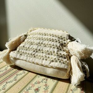 NWOT Anthropologie cream boho embroidered pouch with tassels